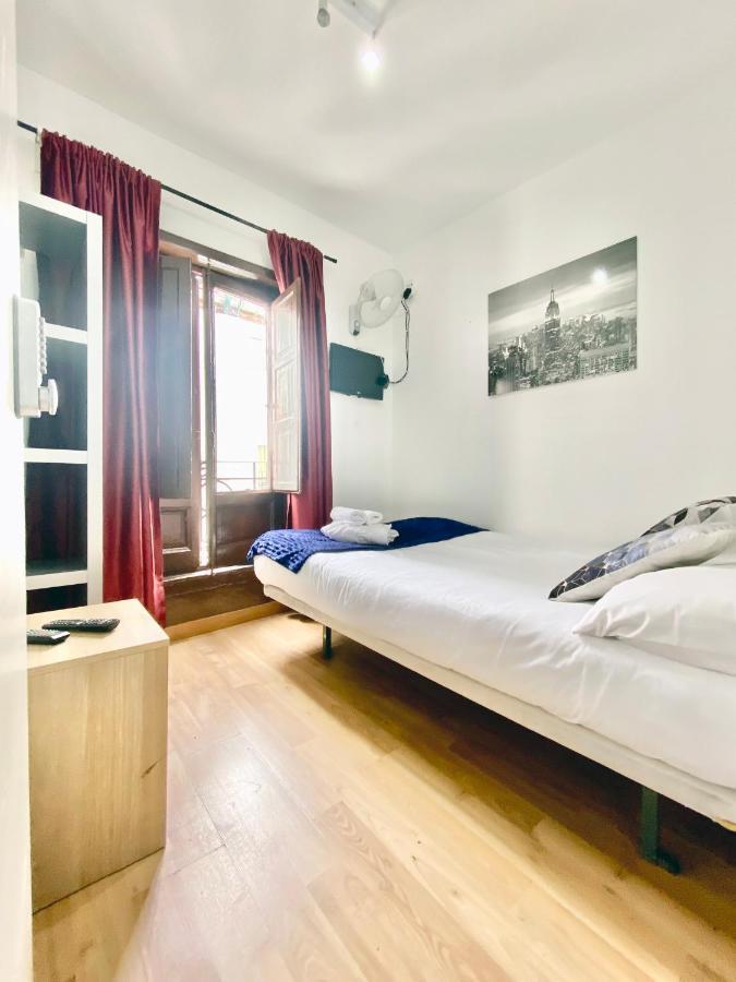 Gran Via Sol Rooms มาดริด ภายนอก รูปภาพ